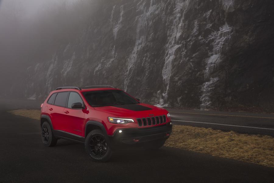  Jeep Cherokee Trailhawk (KL) 2018 года  (NA) (фото 40 из 49)